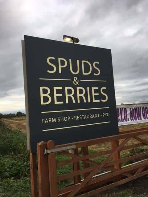 spuds & berries exterior signage 2